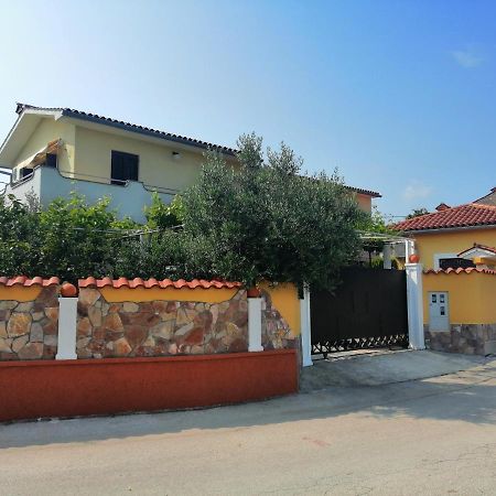 T&D Apartmani بولا المظهر الخارجي الصورة