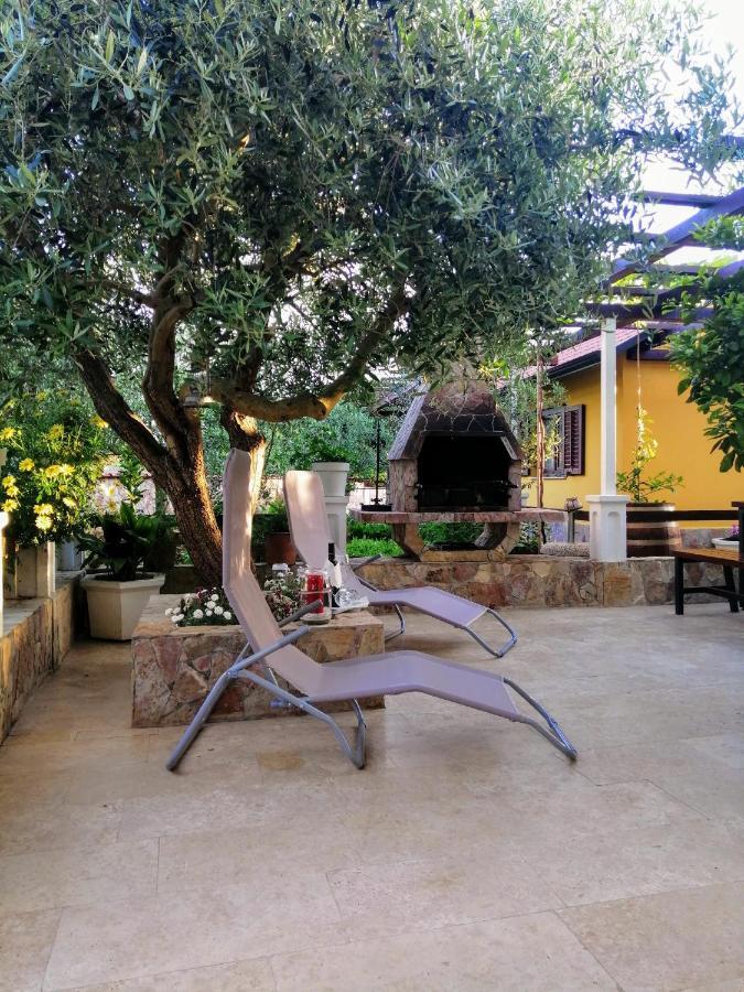 T&D Apartmani بولا المظهر الخارجي الصورة