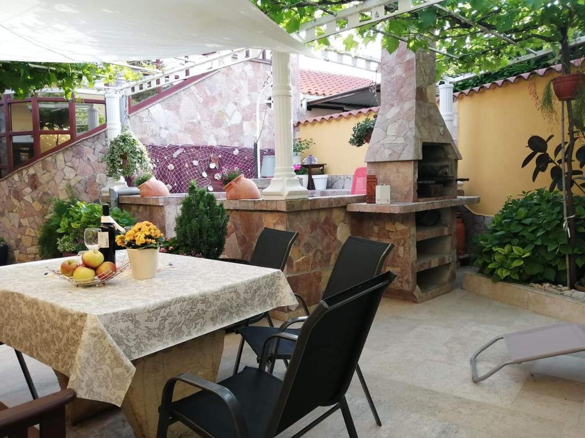 T&D Apartmani بولا المظهر الخارجي الصورة
