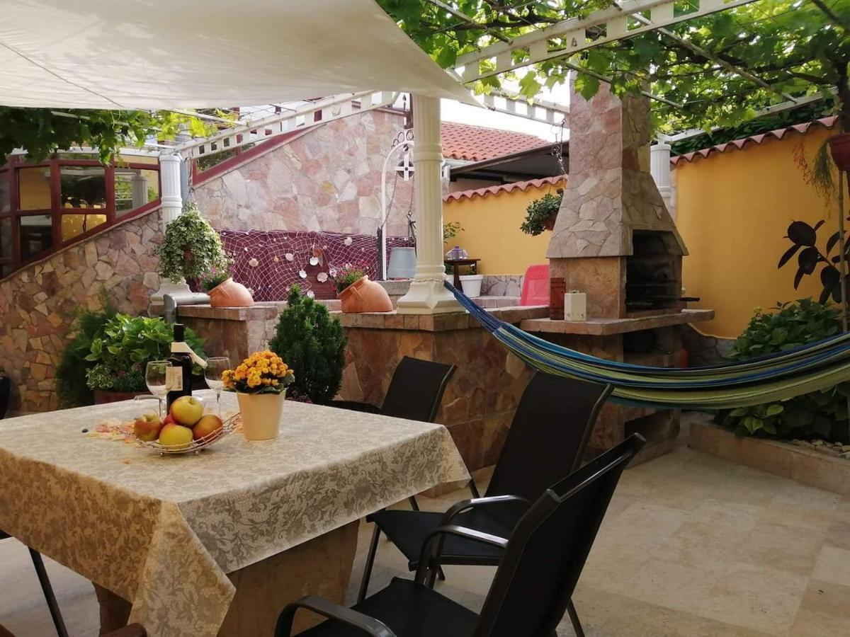T&D Apartmani بولا المظهر الخارجي الصورة
