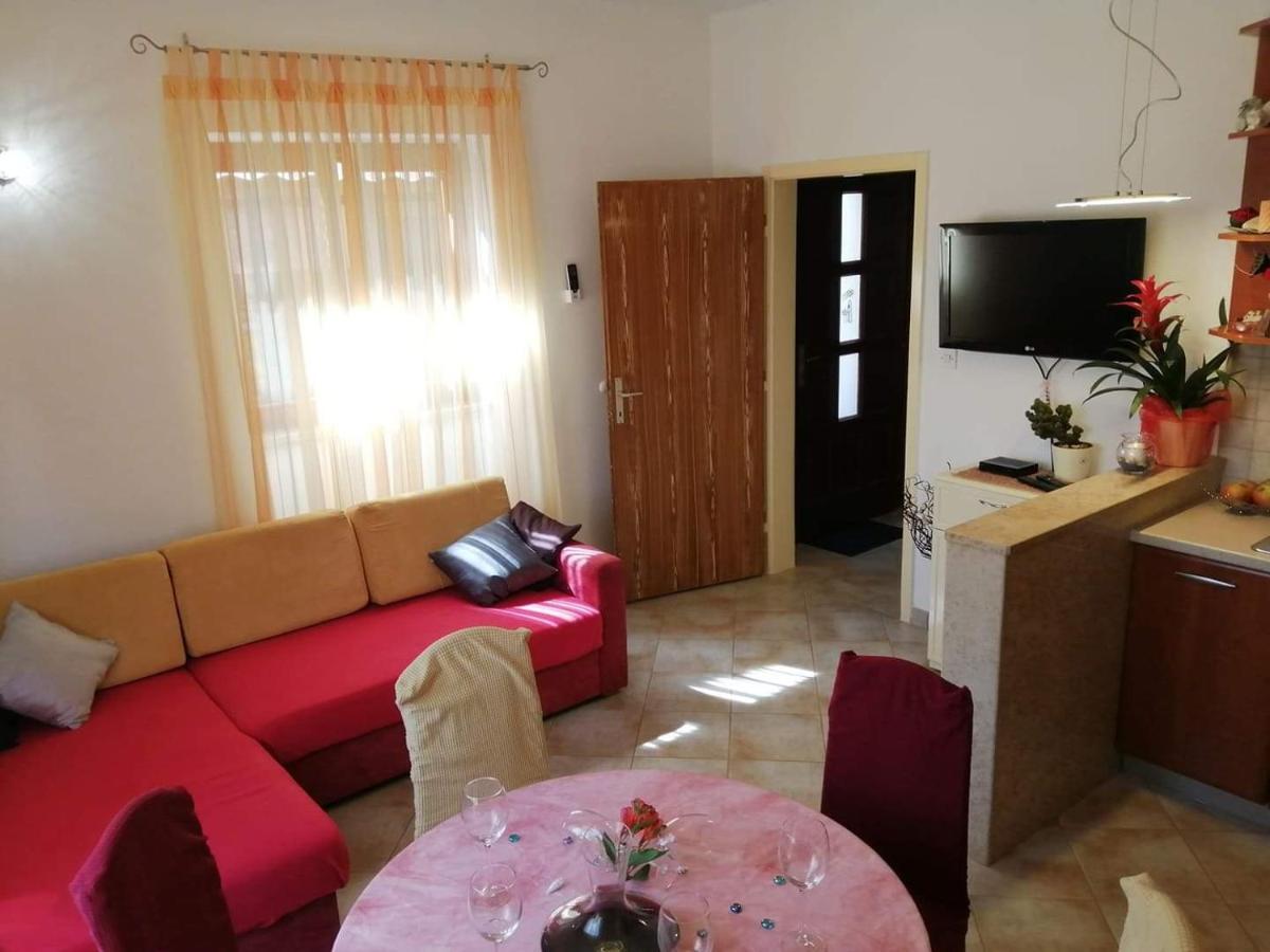T&D Apartmani بولا المظهر الخارجي الصورة