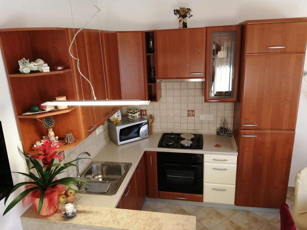 T&D Apartmani بولا المظهر الخارجي الصورة